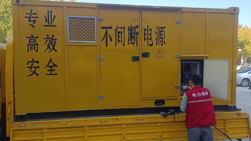蔚县柴油发电机组和UPS电源配合使用时，如何避免切换过程中的电力中断？